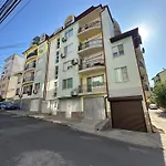 Radetsky With Free Private Parking Apartment