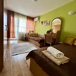 Radetsky With Free Private Parking Apartment