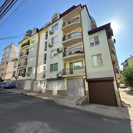 Radetsky With Free Private Parking Διαμέρισμα